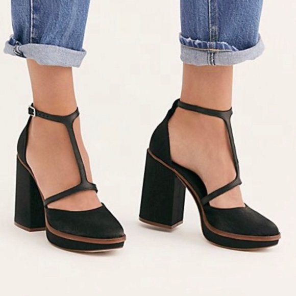 Free People Shoes - Free People women’s Wythe strappy platform heels